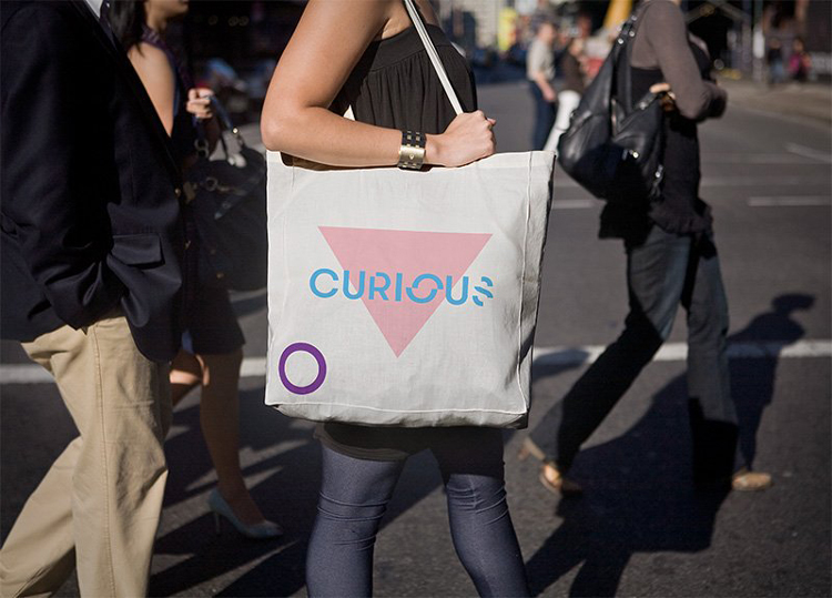 藝術節品牌標識設計，以廣為人知的彩虹旗為基礎