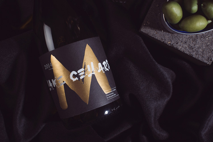 摩西湖紅酒品牌形象塑造，大膽而年輕，給奢侈品注入活力